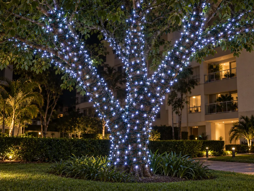 Cordão blindado 500 LEDs 50 m aplicado (imagem ilustrativa)