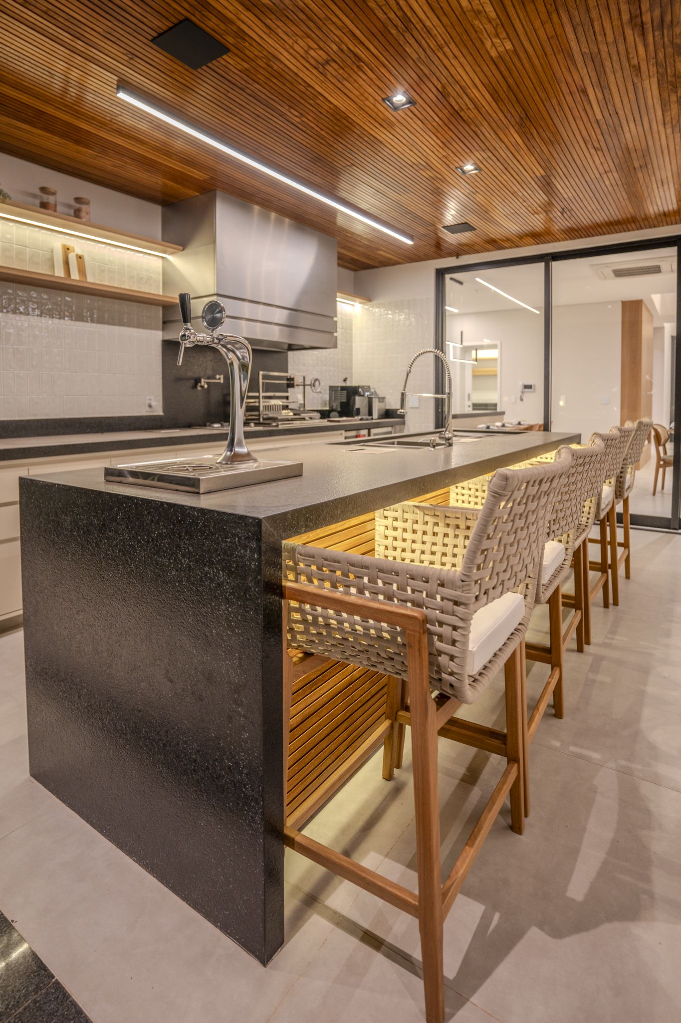 Cozinha/gourmet com perfil de LED
